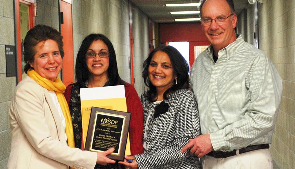 2011: El Programa dental de PRASAD (CDHP) recibe por segunda vez el premio de la Fundación Dental NYS