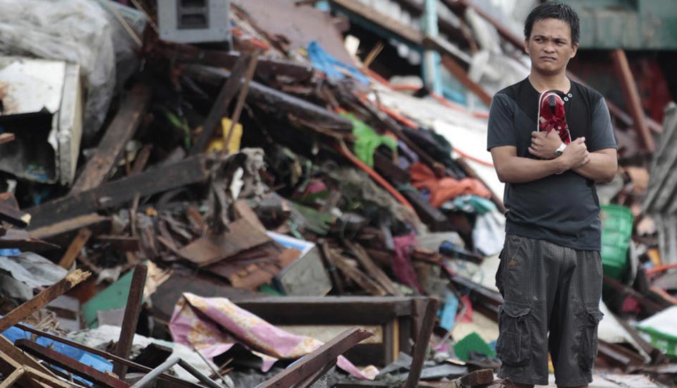 2013: Ayuda para los damnificados por el tifón en las Filipinas