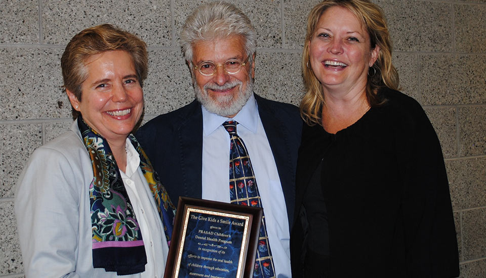2014: El Programa dental de PRASAD (CDHP) recibe por tercera vez el premio de la Fundación Dental NYS