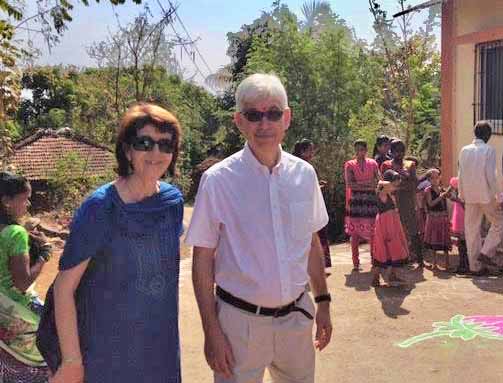 Carlos Marine y Rosa Tarrago en India con la Fundacion Prasad